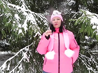 Chubby milf pissing and masturbating in a public toilet. Then, she smokes a cigarette outdoors near a large spruce. Amateur fetish.